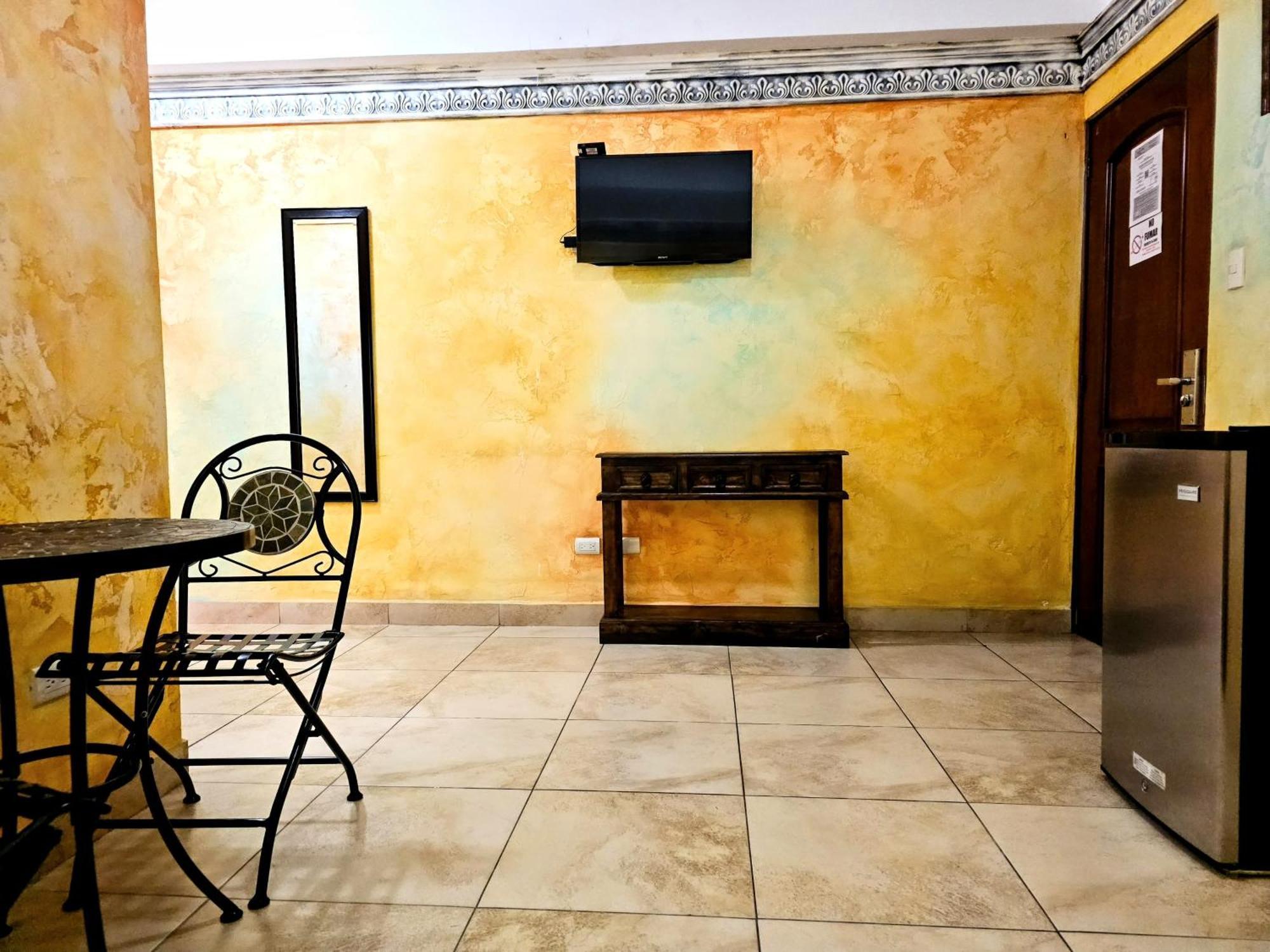 Antigua Inn Hotel Guatemala City Exterior foto