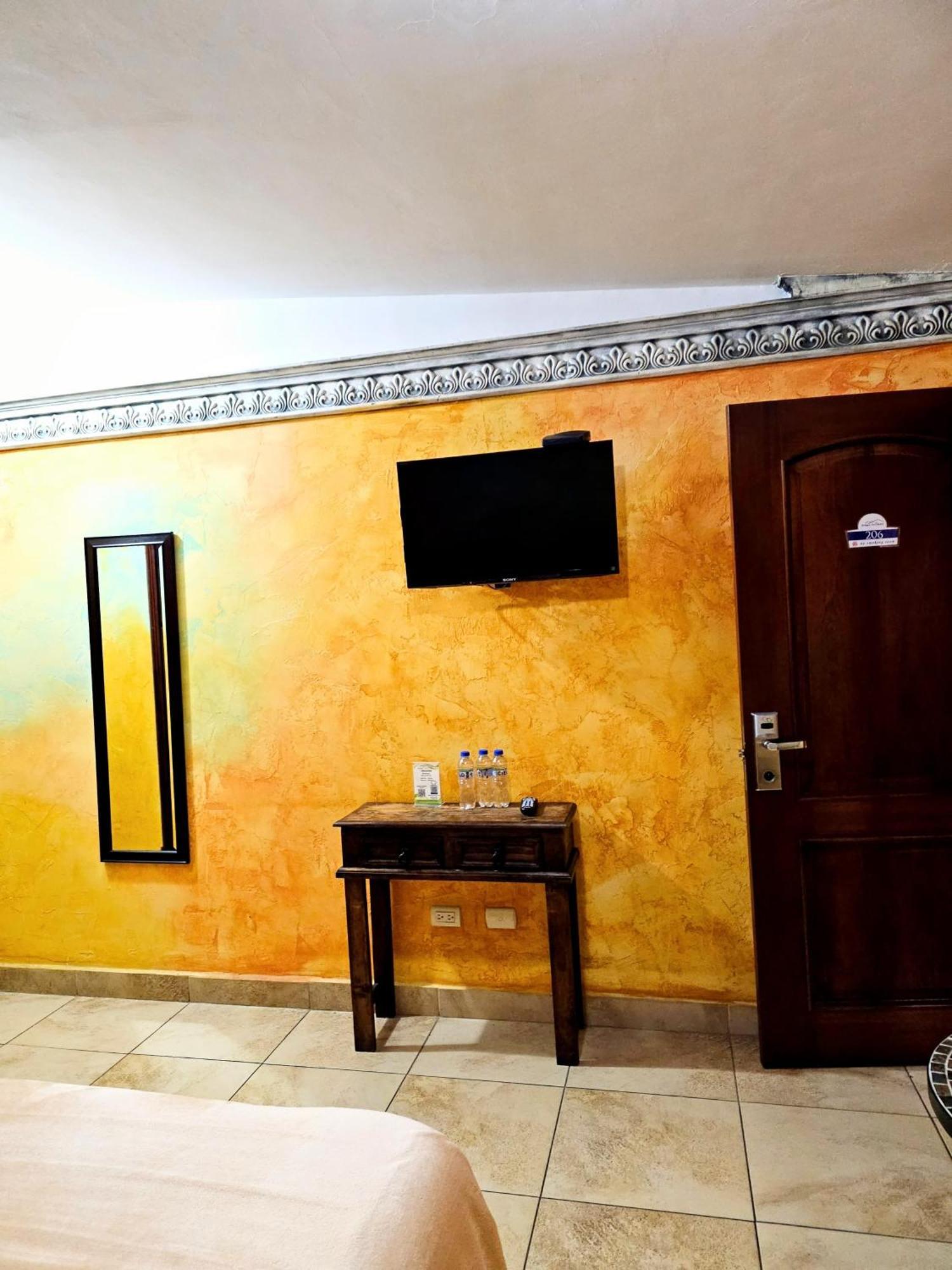 Antigua Inn Hotel Guatemala City Exterior foto